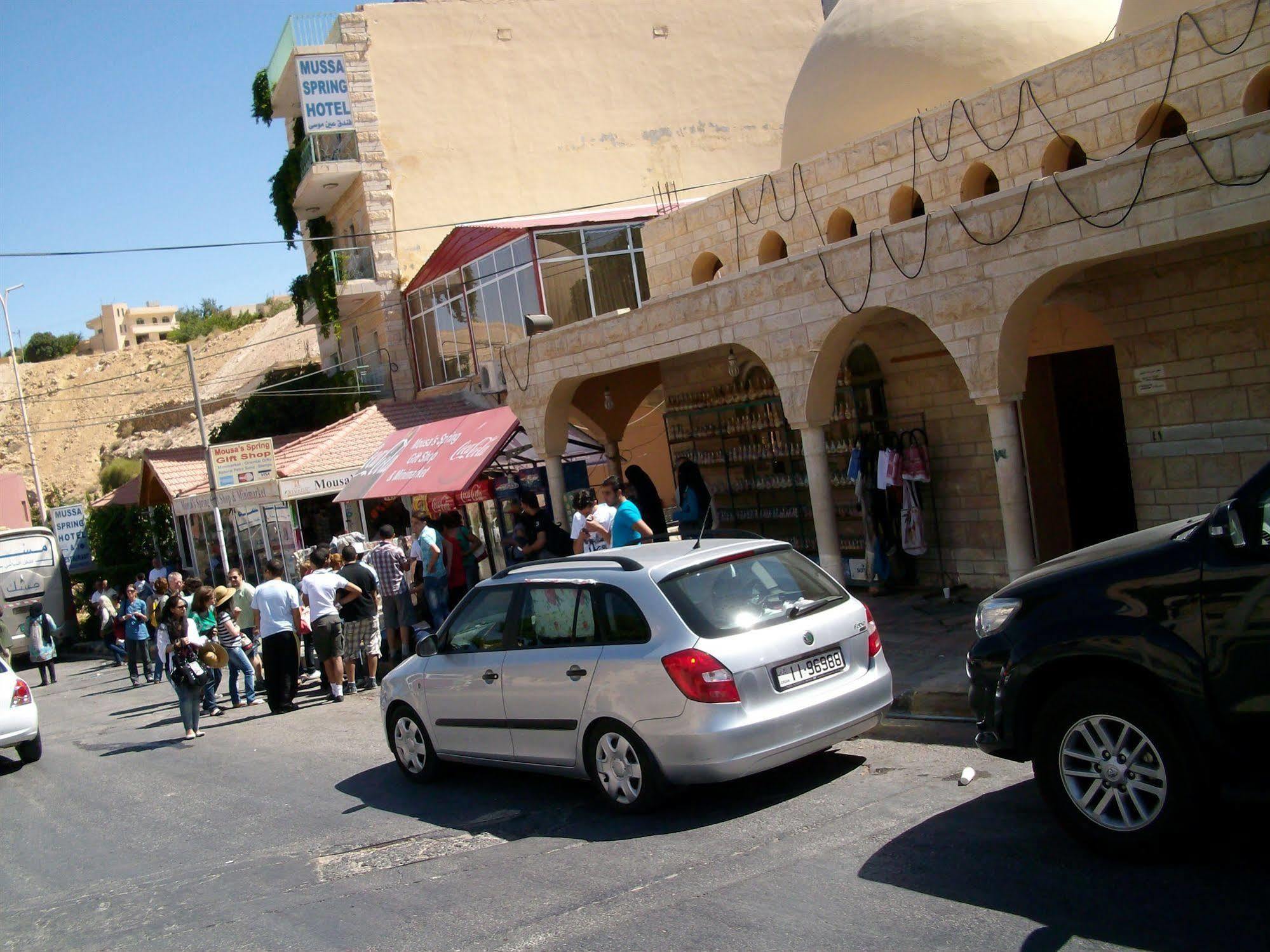 Mussa Spring Hotel Wadi Musa Buitenkant foto